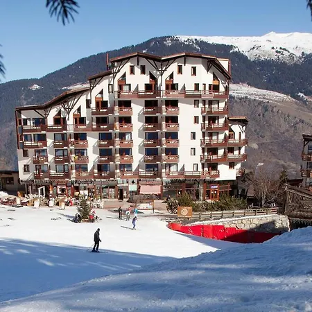 Rénové Au Centre De La Tania Avec Parking - Fr-1-568-47 *