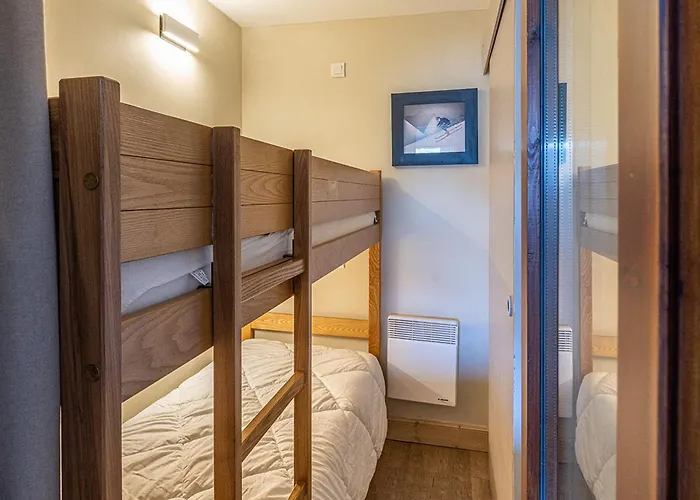 Renove Au Centre De La Tania Avec Parking - Fr-1-568-47 * Courchevel